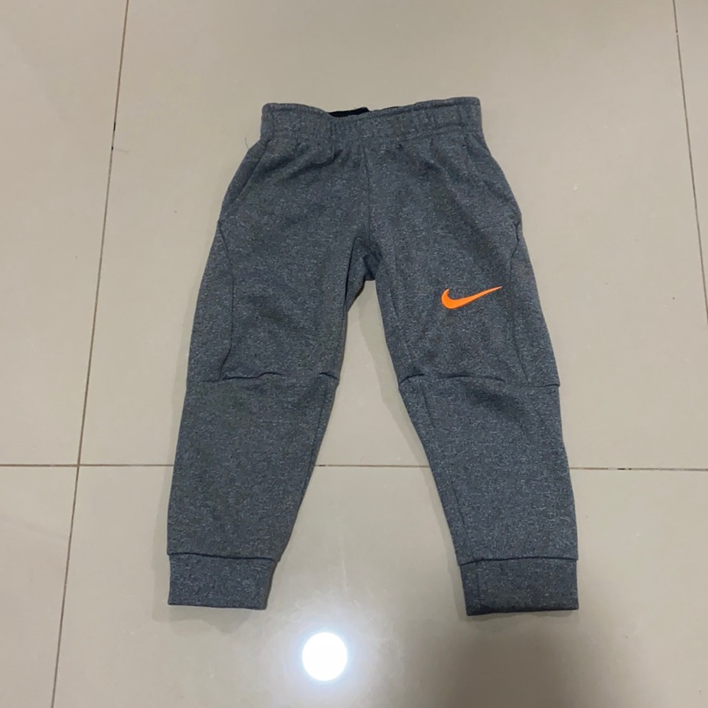 Nike boy’s sweatpants